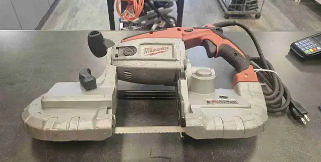 Milwaukee Deep Cut Band Saw