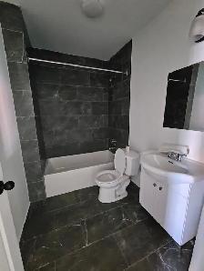 For Rent 6 1/2 apartment 2nd floor - Heating included - Plateau