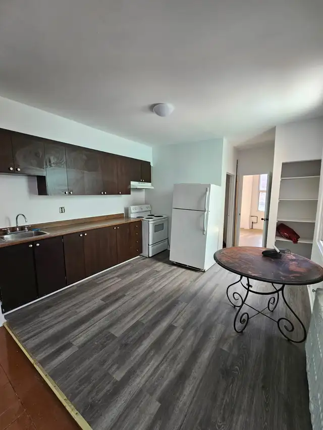 For Rent 6 1/2 apartment 2nd floor - Heating included - Plateau - Photo 3