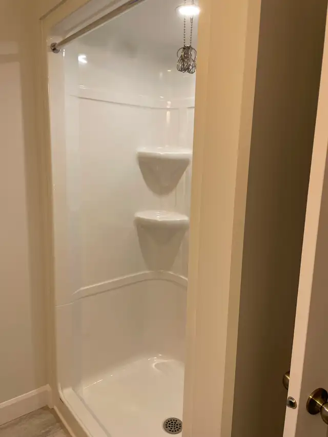 110 Superior Drive 3 BR/2.5Bth house March 15 - Photo 2