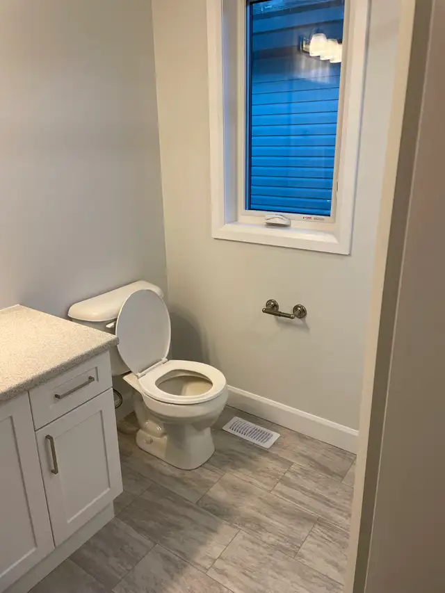 110 Superior Drive 3 BR/2.5Bth house March 15 - Photo 3