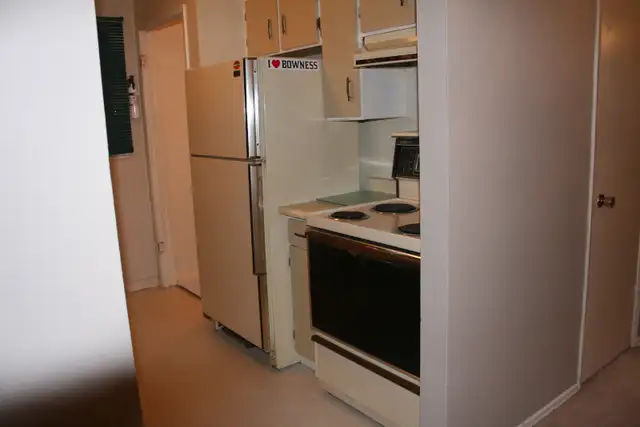 3 1 bedroom duplex for rent in Bowness area, NW Calgary - Photo 3