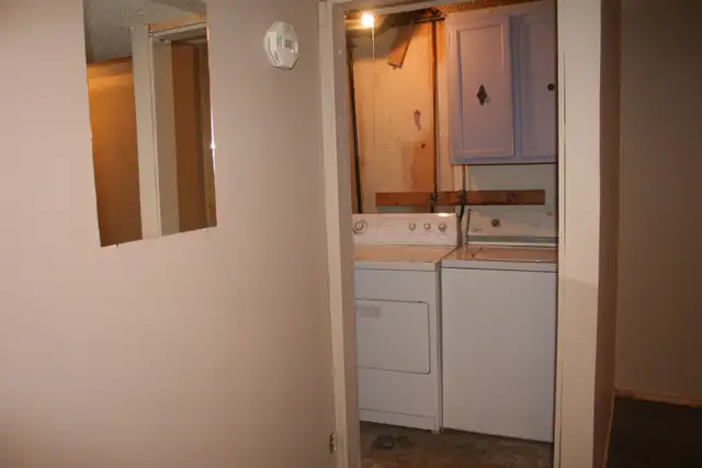 3 1 bedroom duplex for rent in Bowness area, NW Calgary - Photo 5