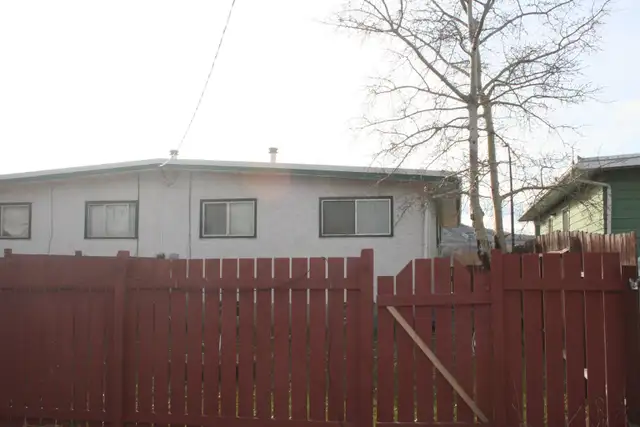 3 1 bedroom duplex for rent in Bowness area, NW Calgary - Photo 7