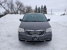 2015 Chrysler Town & Country Touring - Photo 2