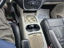 2015 Chrysler Town & Country Touring - Photo 12