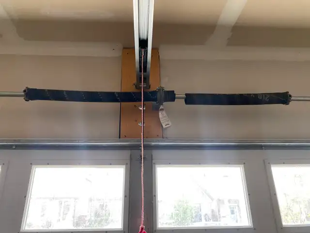 FAST GARAGE DOOR REPAIR & NEW GARAGE DOOR INSTALLATION – EDMONTO - Photo 2