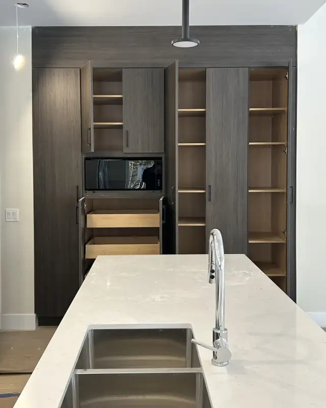 PET FRIENDLY. 2 bdrm den. in-house garage. Shiraz 50  community - Photo 9