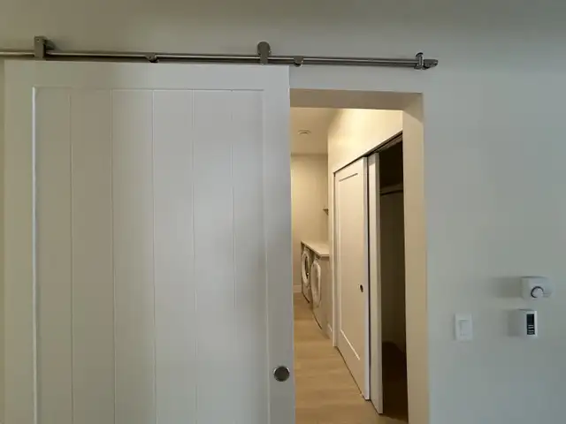 PET FRIENDLY. 2 bdrm den. in-house garage. Shiraz 50  community - Photo 13