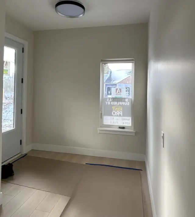 PET FRIENDLY. 2 bdrm den. in-house garage. Shiraz 50  community - Photo 15