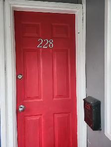 228 Watson - 2BR Den, Bottom Floor Duplex, West, Backyard, W/D - Photo 2