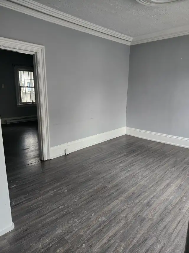 228 Watson - 2BR Den, Bottom Floor Duplex, West, Backyard, W/D - Photo 3