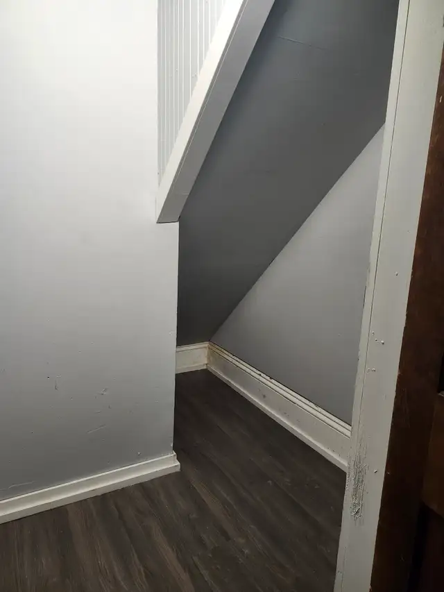228 Watson - 2BR Den, Bottom Floor Duplex, West, Backyard, W/D - Photo 6