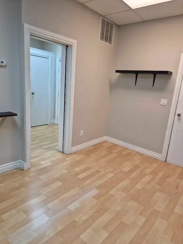 One Bedroom Apartment - Brock and Dundas - Whitby - Photo 7