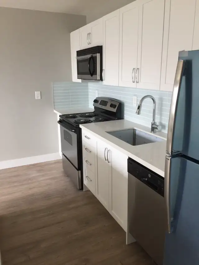 1 Bed Apartment for Rent in Toronto - Photo 2