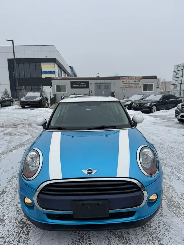 2016 MINI Cooper Hardtop Base : No Reported Accidents, Low Milea - Photo 2