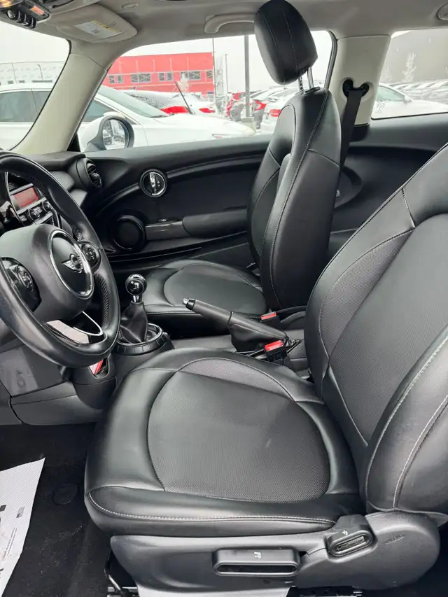 2016 MINI Cooper Hardtop Base : No Reported Accidents, Low Milea - Photo 8