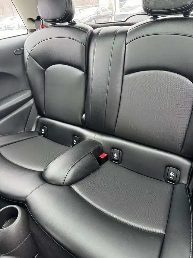 2016 MINI Cooper Hardtop Base : No Reported Accidents, Low Milea - Photo 9