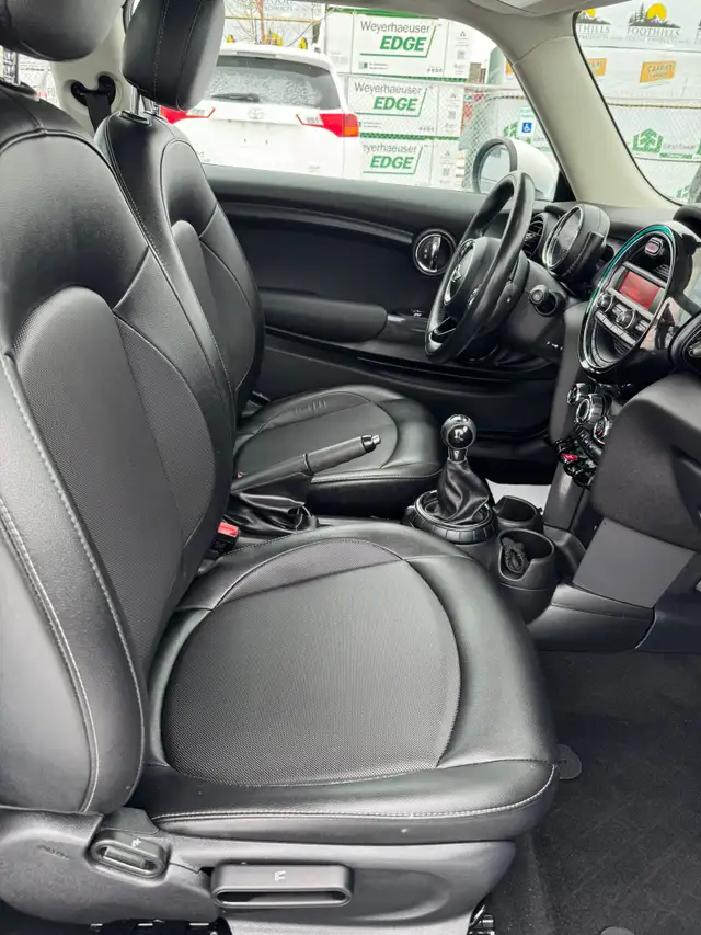 2016 MINI Cooper Hardtop Base : No Reported Accidents, Low Milea - Photo 11