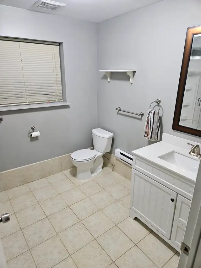 Att: Female Trent Students - 2 rooms available May 1st - Photo 5