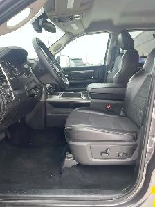 2015 Dodge Ram 1500 Sport 5.7L HEMI V8  8-Speed  4x4 crewcab - Photo 8