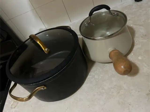 pots with lids