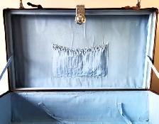 Vintage cowhide suitcase - Photo 9