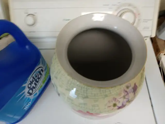 Beautiful porcelain vase. $20 Brand new, - Photo 5