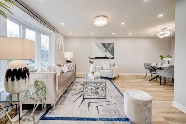 Main flr 3bdrm 2br-midland/sheppard - Photo 2