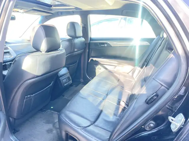 2005 Toyota Avalon for sale as is - Photo 2