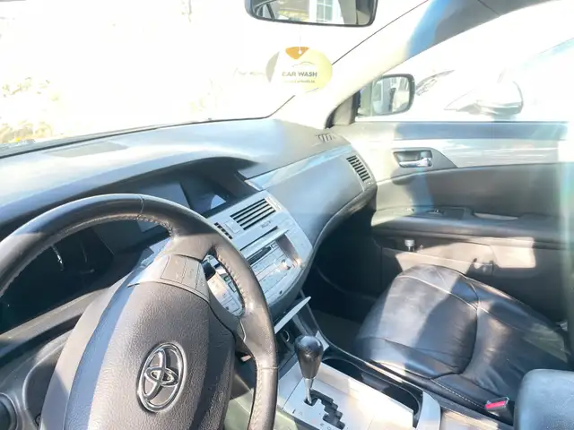 2005 Toyota Avalon for sale as is - Photo 3