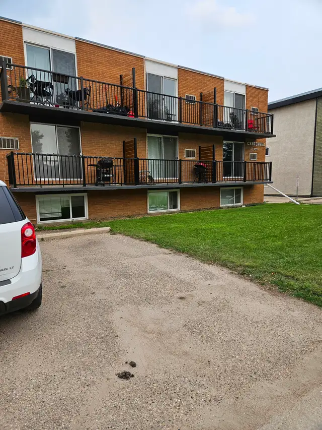 One bedroom apartment 3038 Arlington Avenue