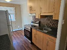 One bedroom apartment 3038 Arlington Avenue - Photo 2