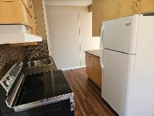 One bedroom apartment 3038 Arlington Avenue - Photo 3