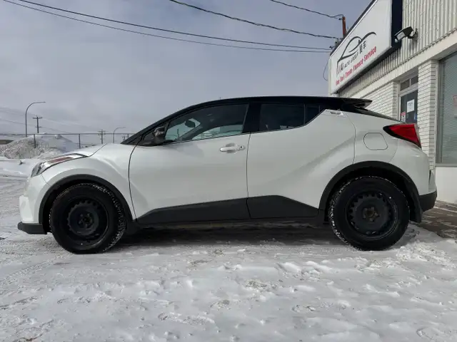 2019 Toyota C-HR| Front Wheel Drive |Low Mileage|Very Reliable| - Photo 5