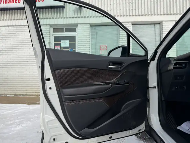 2019 Toyota C-HR| Front Wheel Drive |Low Mileage|Very Reliable| - Photo 10