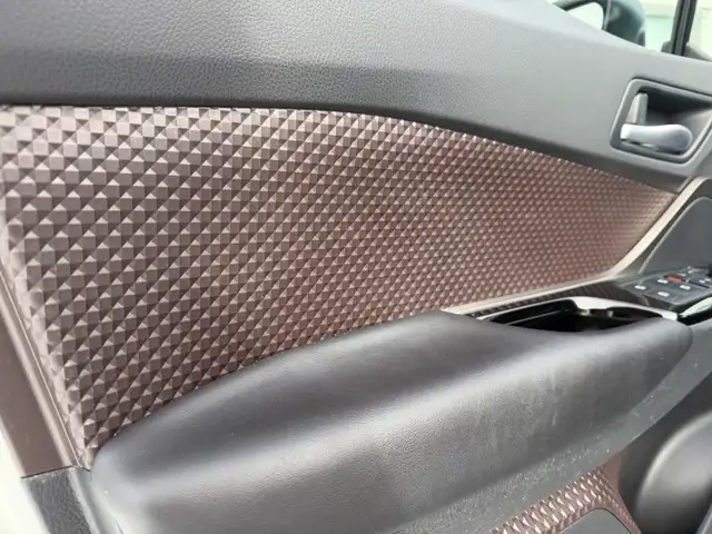 2019 Toyota C-HR| Front Wheel Drive |Low Mileage|Very Reliable| - Photo 11