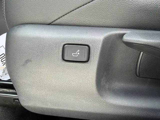 2019 Toyota C-HR| Front Wheel Drive |Low Mileage|Very Reliable| - Photo 13