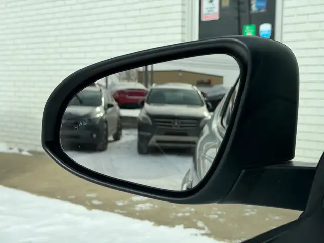 2019 Toyota C-HR| Front Wheel Drive |Low Mileage|Very Reliable| - Photo 14