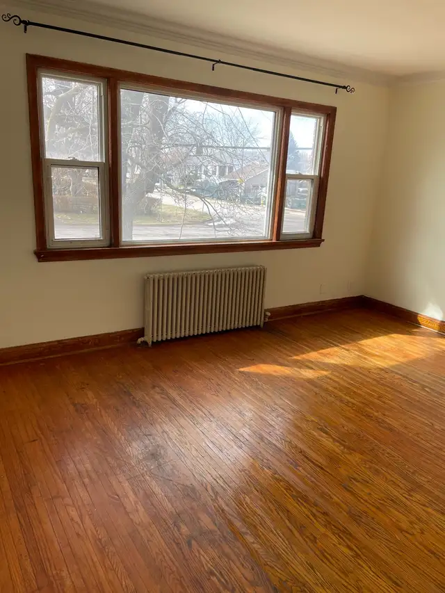 2 Bedroom Apartment - Clean, Quiet, Large - Photo 4