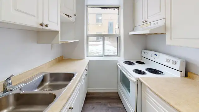 Two Bedroom Apartment- Old South /Vintage and Original - Photo 4