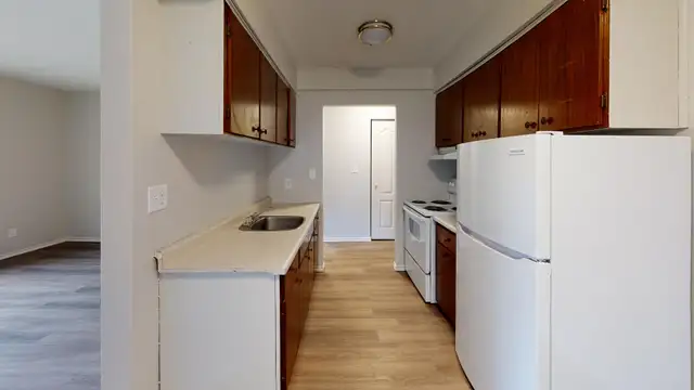 Beautiful ONE BEDROOM Suite in a Convenient Location! - Photo 6