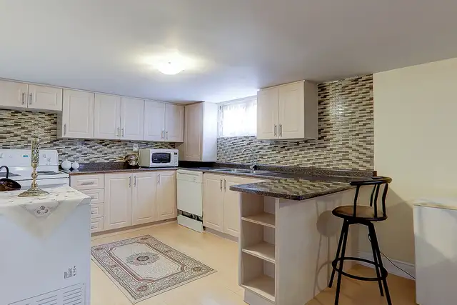 Move in ready private room is available in Scarborough - Photo 4