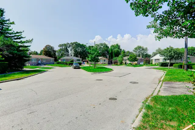 Move in ready private room is available in Scarborough - Photo 9