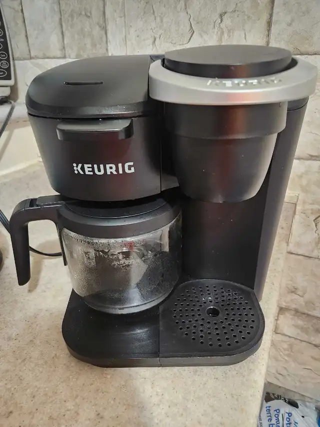 DUAL KEURIG BREWS PERCULATED  & PODS