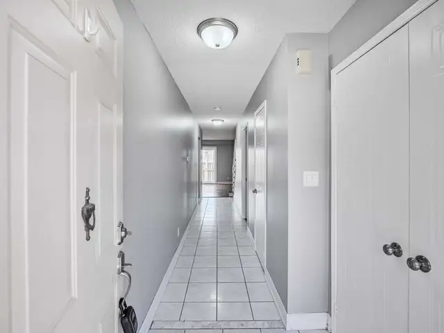 Rooms for Rent – Oakville (Near Sheridan College & Oakville H - Photo 3
