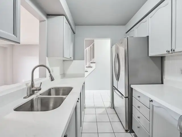 Rooms for Rent – Oakville (Near Sheridan College & Oakville H - Photo 7