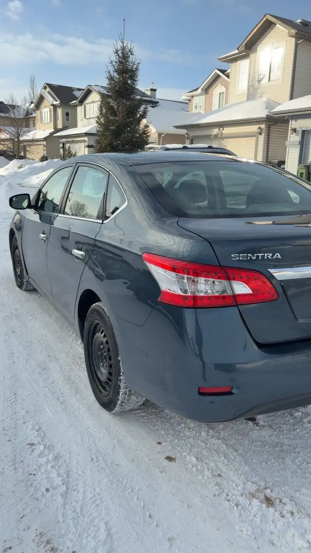 2014 Nissan Sentra S 1.8L - Photo 4