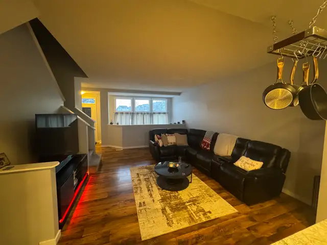 Room For rent in McConachie - Photo 2