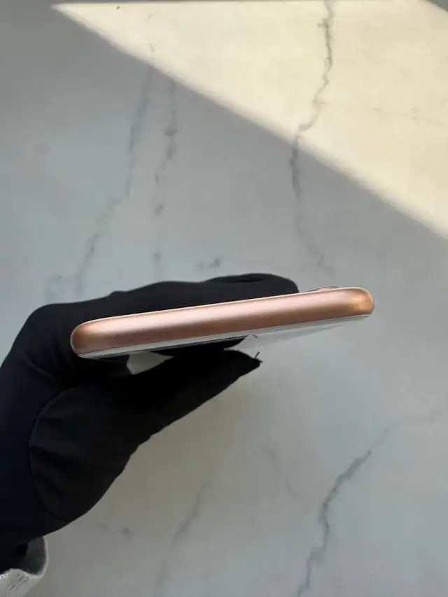 iPhone 8 64GB   Full Accessories Kit   Fast Delivery! - Photo 3